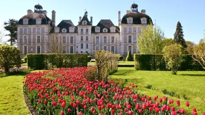 Logis Hôtel Restaurant le Monarque Hotels near BLOIS CENTRE RAILWAY STATION