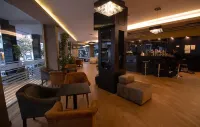 Albanopolis Hotel