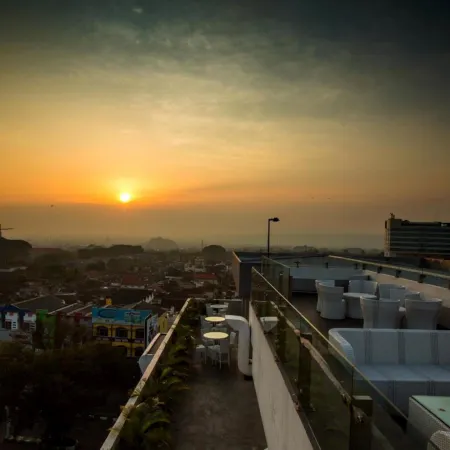 Ascent Hotel & Cafe Malang