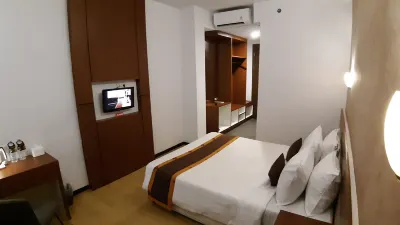 Xtra Hotel Bengkulu Hotels near بنجكولو