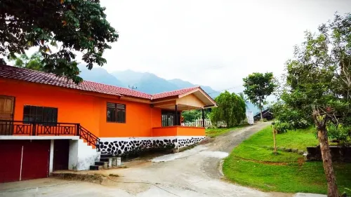 Patmos Hostel Sentani - Alojamientos