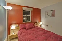 Contemporary Home B&B - Bed and Breakfasts