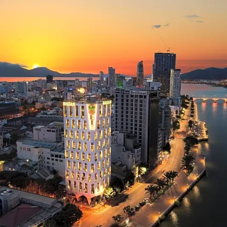 HAIAN Riverfront Hotel Da Nang