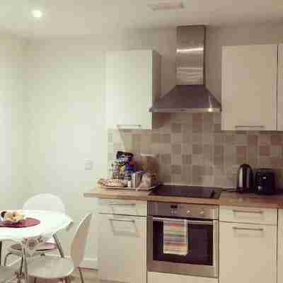 Heart of Aberdeen City Centre 3 Bedrooms Apartment Rooms