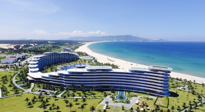 FLC 럭셔리 호텔 퀴논 수영장