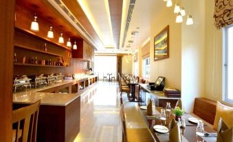 Eastern Palace Hotel