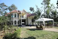 Aminvilla Resort