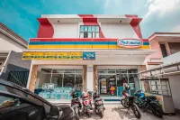 Urbanview Hotel Arafuru Residence Duren Sawit Hôtels à : Jakarta-Est