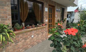 Hotel Alpachaca - Housity