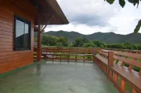 Maewin Terrace Отели в г. Mae Wang