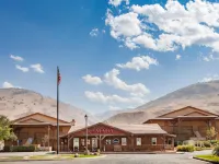 Days Inn by Wyndham Lebec Hotels near Outlets at Tejon