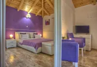 Harmonia Bungalows & Pool Hotels in Petrovac