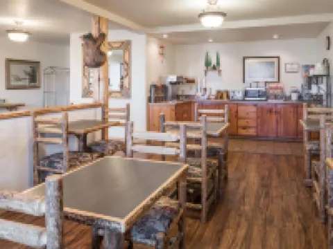 Super 8 by Wyndham Kalispell Glacier National Park Hotels in Kalispell