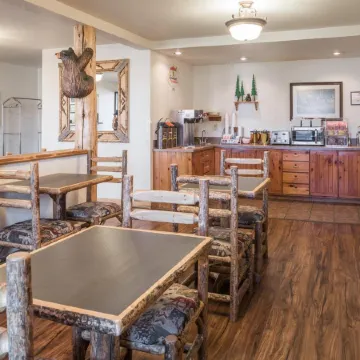 Super 8 by Wyndham Kalispell Glacier National Park