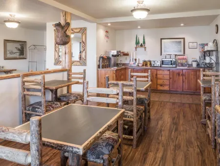 Super 8 by Wyndham Kalispell Glacier National Park