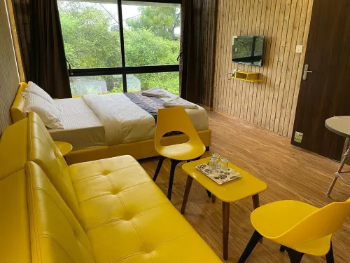 Raspberry Breeze Daman Hotels in Marwad