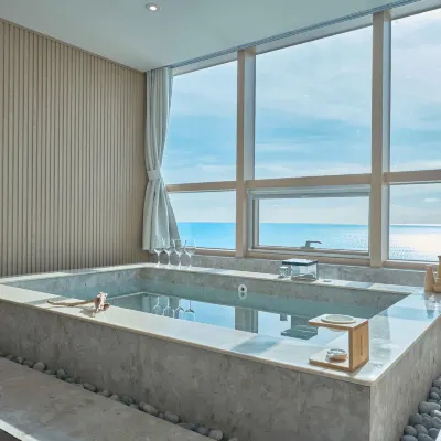UH Suite the Haeundae Hotel berhampiran Haeundae Beach