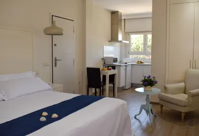 Aparthotel Novo Sancti Petri Hotels near MERCACENTRO LAS LAGUNAS