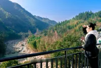 Yuye Xipan Holiday Parent-child Mountain Ye Suxi Meishu (Anji Shenxi Canyon Drifting Store)