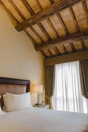 Anantara Palazzo Naiadi Отели рядом с достопримечательностью «Case Romane del Celio»