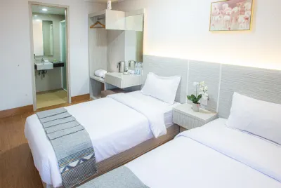 Dragon Inn Kendari Hotels in Mandonga