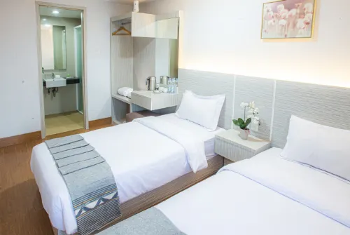 Dragon Inn Kendari Hotels in Mandonga