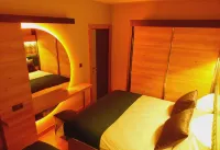 Dinamik Otel Отели в г. Sarikamis