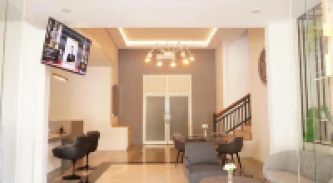 Hotel Laboratory UC Residence