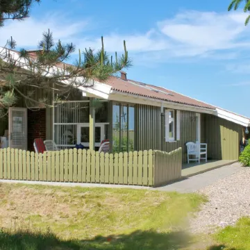 "Annick" - 300m from the Sea