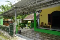Omah Bogem Homestay Syariah Các khách sạn ở Kalasan