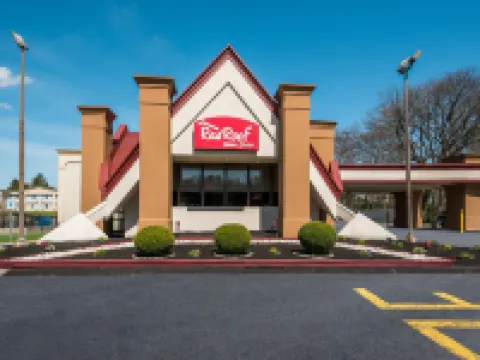 Red Roof Inn & Suites Newark - University Hotels in Newark