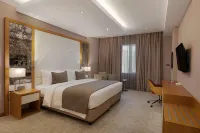 Ramada by Wyndham Erbil Gulan Street Hotels near Erbil Airport