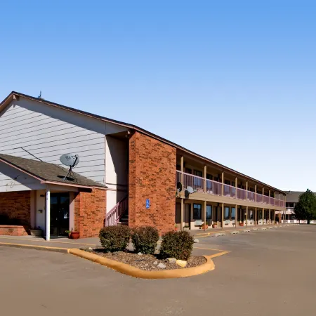 Americas Best Value Inn-Garden City