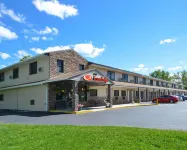 Econo Lodge Rochester I-90 & I-390 Hotels near Staples