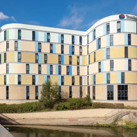 Travelodge Maidstone Central Отели рядом с достопримечательностью «Бренчли Гарденс»