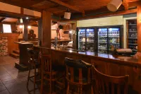 Canadas Best Value Inn and Suites Charlottetown - bar