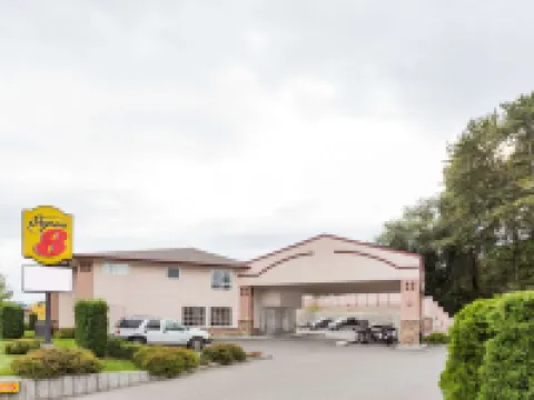 Super 8 by Wyndham Lake Country/Winfield Area Hotels in Central Okanagan