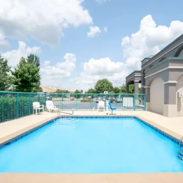 Super 8 by Wyndham Murfreesboro