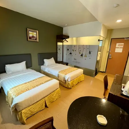 8 Days Boutique Hotel Impian Emas