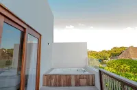 Kai Tulum - Bathtub