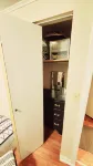 Black-White Rm by Yale U - 2-Star