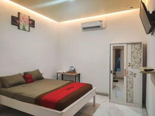 RedDoorz Syariah at Naffa Homestay Các khách sạn ở Sarolangun Kembang