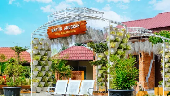馬丁阿努格拉酒店及餐廳