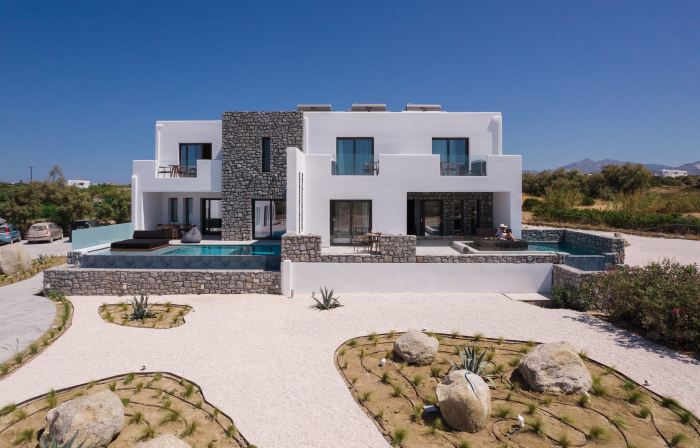 Milestones Naxos