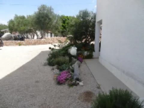 Ilsad Apartments. Apartment with Pool 80 Meters from Sea. Great Location. 德萊克酒店