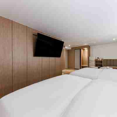 Brown Dot Hotel Cheonan Buldang Rooms