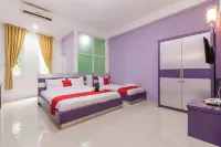 RedDoorz Plus Near Stasiun Bekasi Hotels in East Bekasi