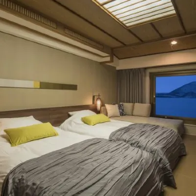 Toya Sun Palace Resort & Spa Hotels near Showa Shinzan Bear Ranch