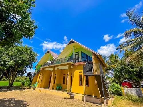 Penginapan AA Bungsu 1 Syariah Ciletuh Hotels in Ciemas