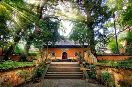 Tiantai Shanqing Homestay Отели рядом с достопримечательностью «Tiantai Mountain»